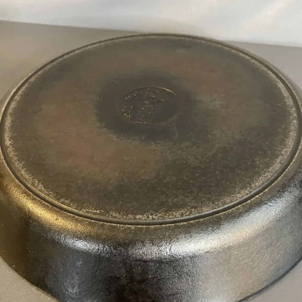 Vtg Lodge 10SK Cast Iron Pan Skillet 12